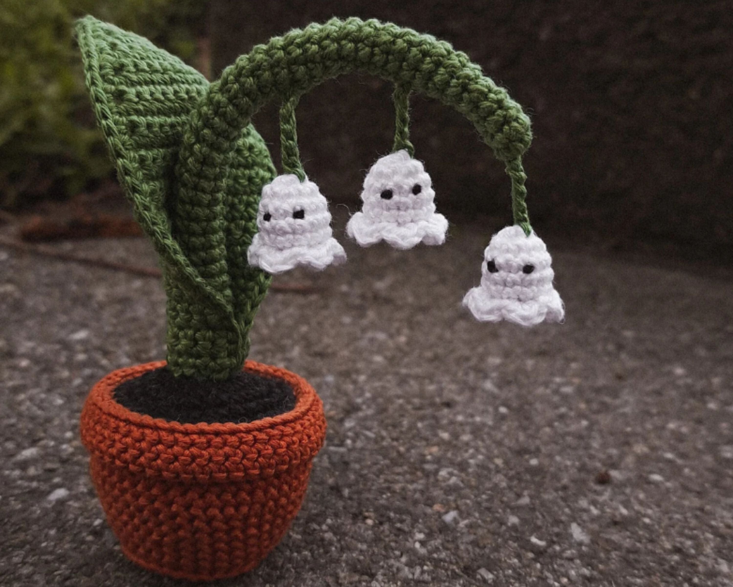 Crochet flower PATTERN Lily of the Valley, Halloween wee Ghost flower decoration PDF Digital Download