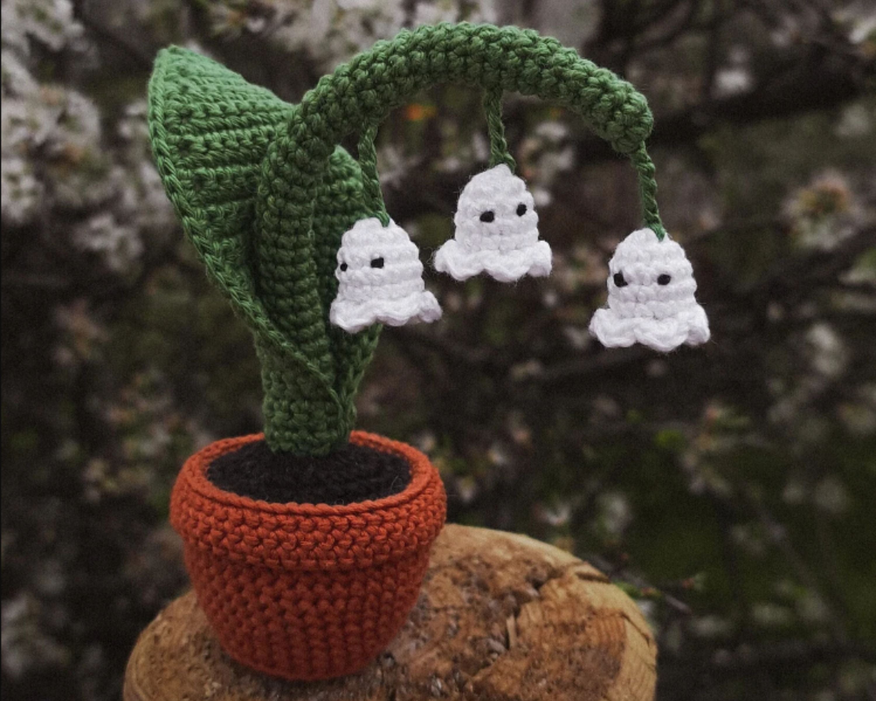 Crochet flower PATTERN Lily of the Valley, Halloween wee Ghost flower decoration PDF Digital Download