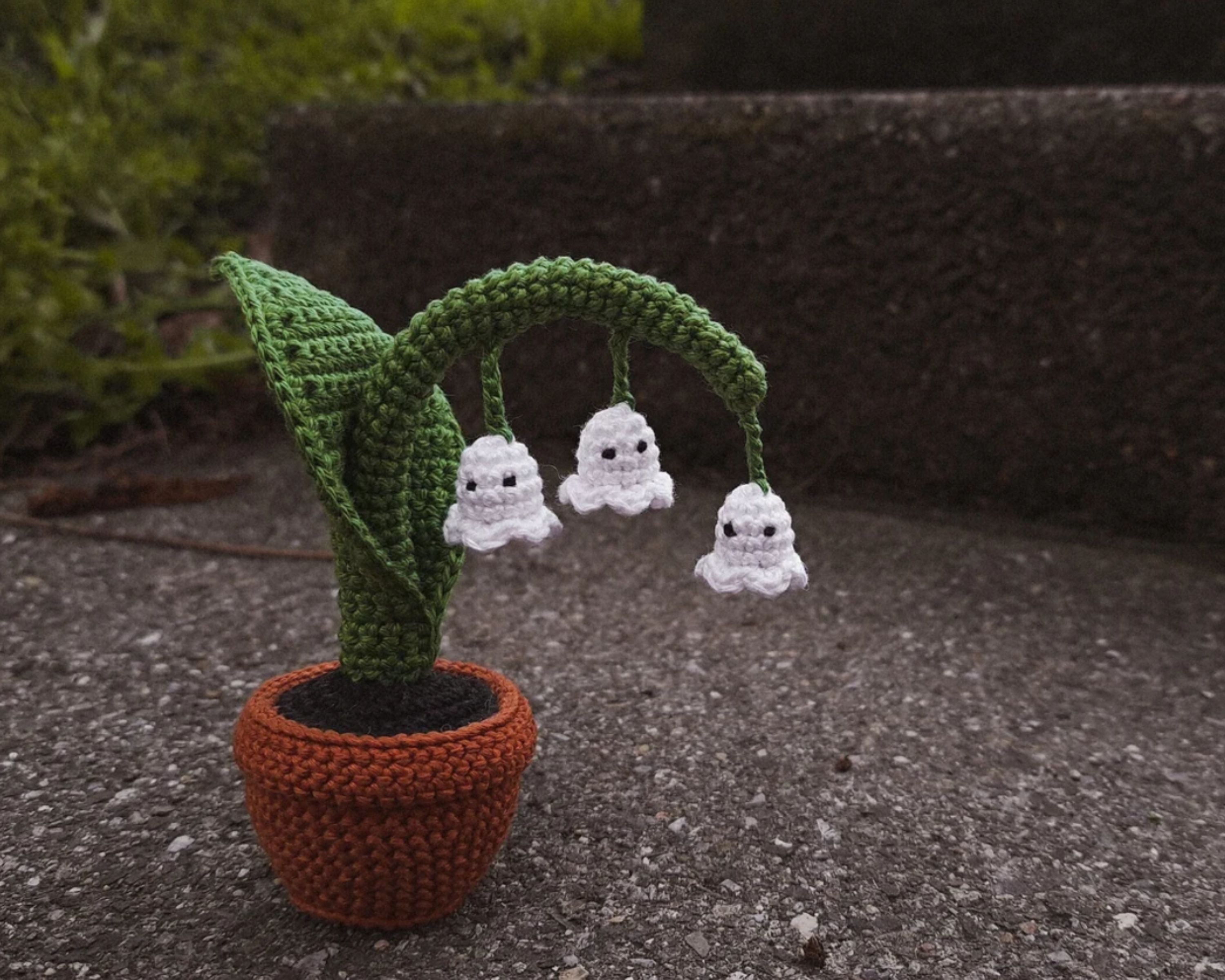 Crochet flower PATTERN Lily of the Valley, Halloween wee Ghost flower decoration PDF Digital Download